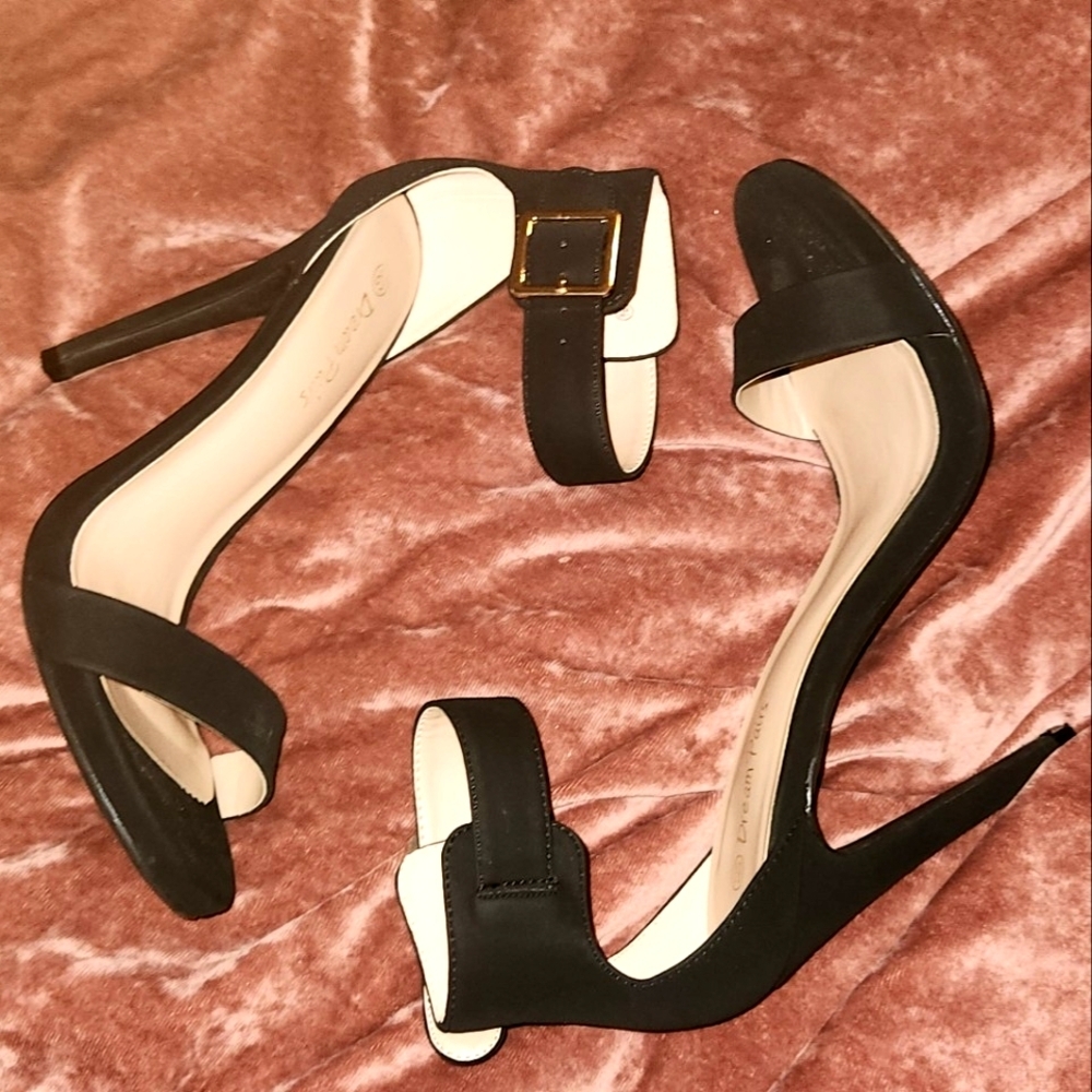 Dream Pairs 8.5 Black Velvet High Heels